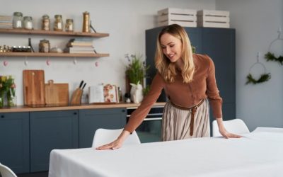 How To Lay a Tablecloth